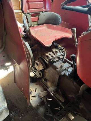 Tractor Massey Ferguson 135 sin documentación