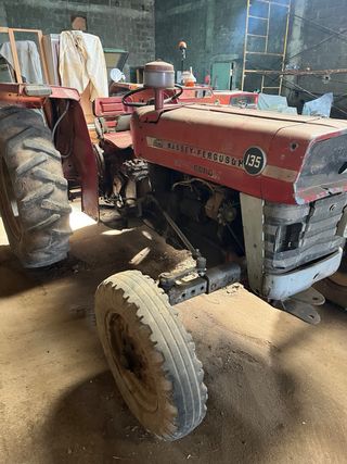Tractor Massey Ferguson 135 sin documentación