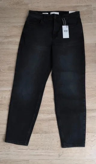 Pantalón vaquero mom Mango negro