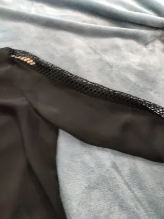Blusa negra con encaje