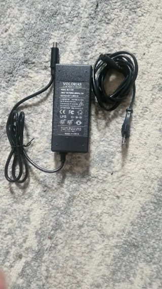 Carregador Bateria Li-ion 42V 2A VOLOHAS