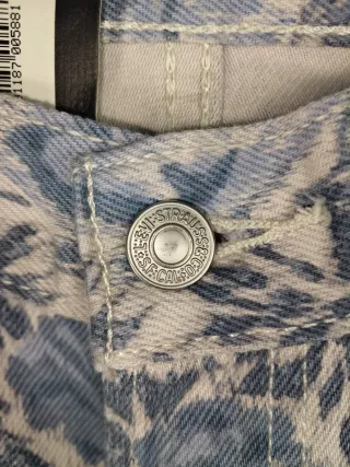 Levi’s 501 90s floral W36 L29 algodón