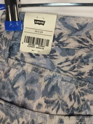Levi’s 501 90s floral W36 L29 algodón