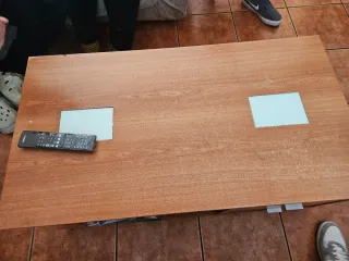 Mesa auxiliar salón madera con 4 cajones