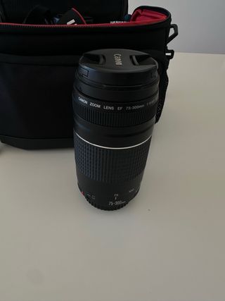 Cámara Canon EOS 2000D Negra kit