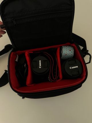 Cámara Canon EOS 2000D Negra kit