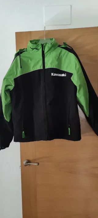 Chaqueta Kawasaki Negra y Verde. Talla M