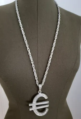 Colgante Símbolo Euro con Circonitas