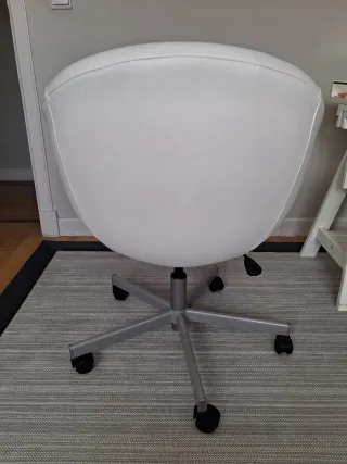 Silla giratoria Ikea Skruvsta blanca