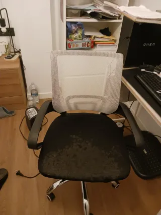 Escritorio infantil con  organizador y silla