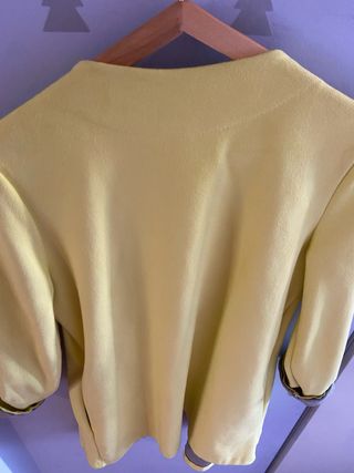 Americana mujer  gris y amarillo