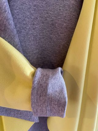 Americana mujer  gris y amarillo