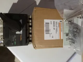 Interruptor Merlin Gerin INS 250 4P