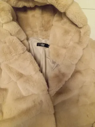 Abrigo de pelo beige talla única