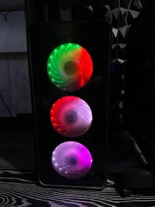 Ordenador de sobremesa Gaming RGB Negro.