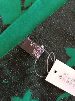 Sciarpa verde e nera con fantasia