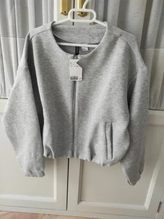 Sudadera sin estrenar H&M Gris Talla XS