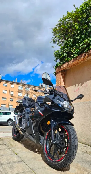 Suzuki GSXR250 ABS Negra