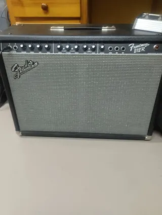 Guitarra Gretsch y ampli fender