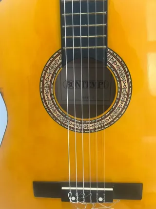 Guitarra Clásica con Accesorios