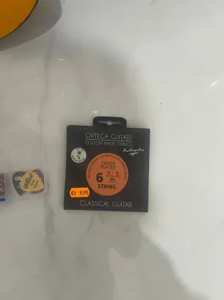 Guitarra Clásica con Accesorios