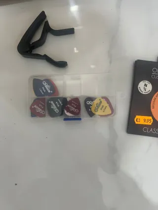 Guitarra Clásica con Accesorios