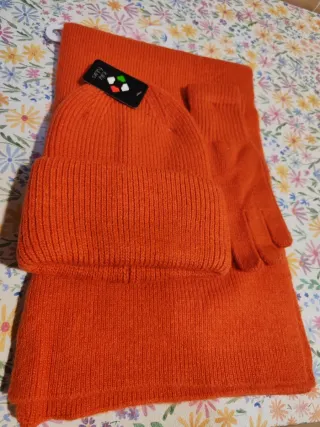 Conjunto Bufanda, Gorro y Guantes Naranjas