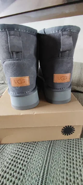 Botas grises de pelo