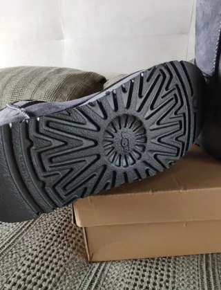 Botas grises de pelo