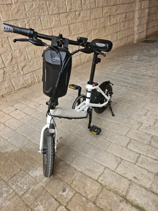 Bicicleta Eléctrica Plegable Blanca