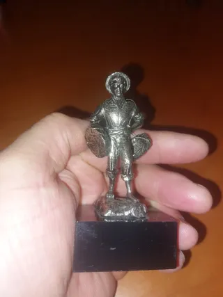 Figura escultura plateada vintage