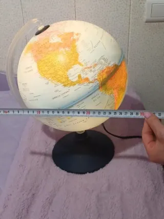 Globo Terráqueo Iluminado