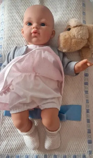 Muñeca Bebé Angela Simón + Peluche