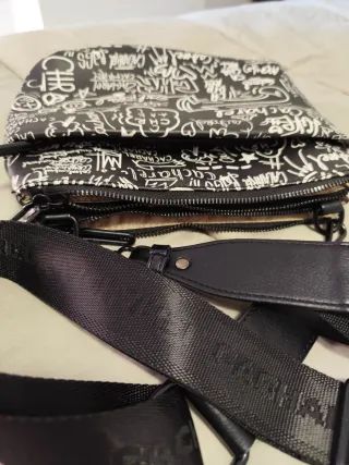 Bolso Cacharel Negro y Blanco Graffiti