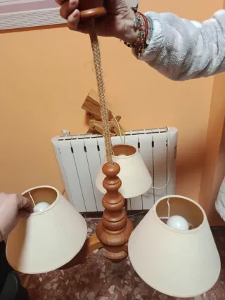 Lámpara colgante madera y tela