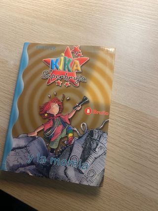 tres libros de kika super bruja
