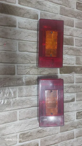 Pilotos de remolque con luz para matrícula