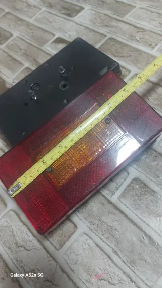 Pilotos de remolque con luz para matrícula