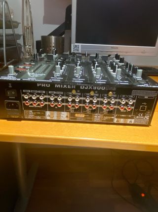 Mezclador DJ Behringer DJX900 USB