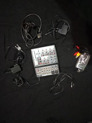 Mesa de mezclas Behringer Xenyx 1002FX