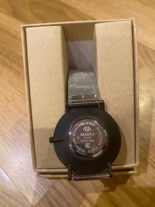 Reloj Marea Negro y Rojo Casual