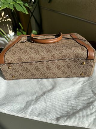 Bolso Guess Beige y Marrón