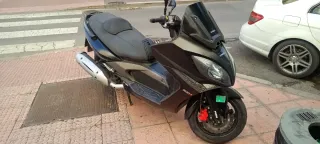 Kymco 500i ABS Maxi Scooter Negra . Año 2012