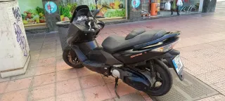 Kymco 500i ABS Maxi Scooter Negra . Año 2012