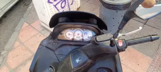 Kymco 500i ABS Maxi Scooter Negra . Año 2012