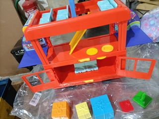 - Peppa Pig PEPPAS 2 IN 1 Party BU