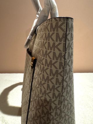 Michael Kors Jet Set Travel MD Tote Bag