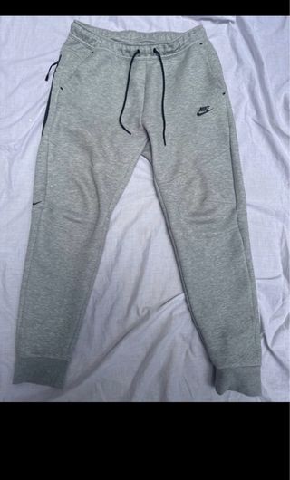 Abito sportivo Nike Tech grigio