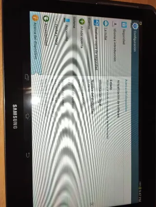 Samsung Galaxy Tab 2 con un cargador incluido
