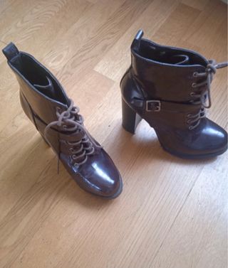 Botines tacón alto burdeos talla 39